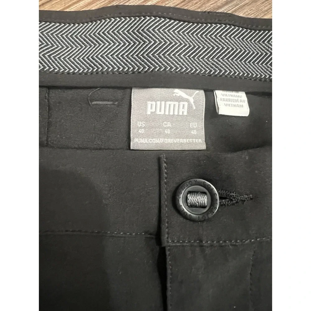 PUMA Men's Black Shorts Size 40 Athletic Training Casual Logo Performance